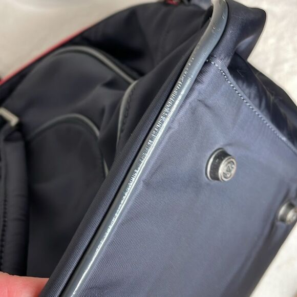 Lululemon Duffle Bag Nylon Gym Weekend Overnight Bag Blue Gray - Picture 6 of 16